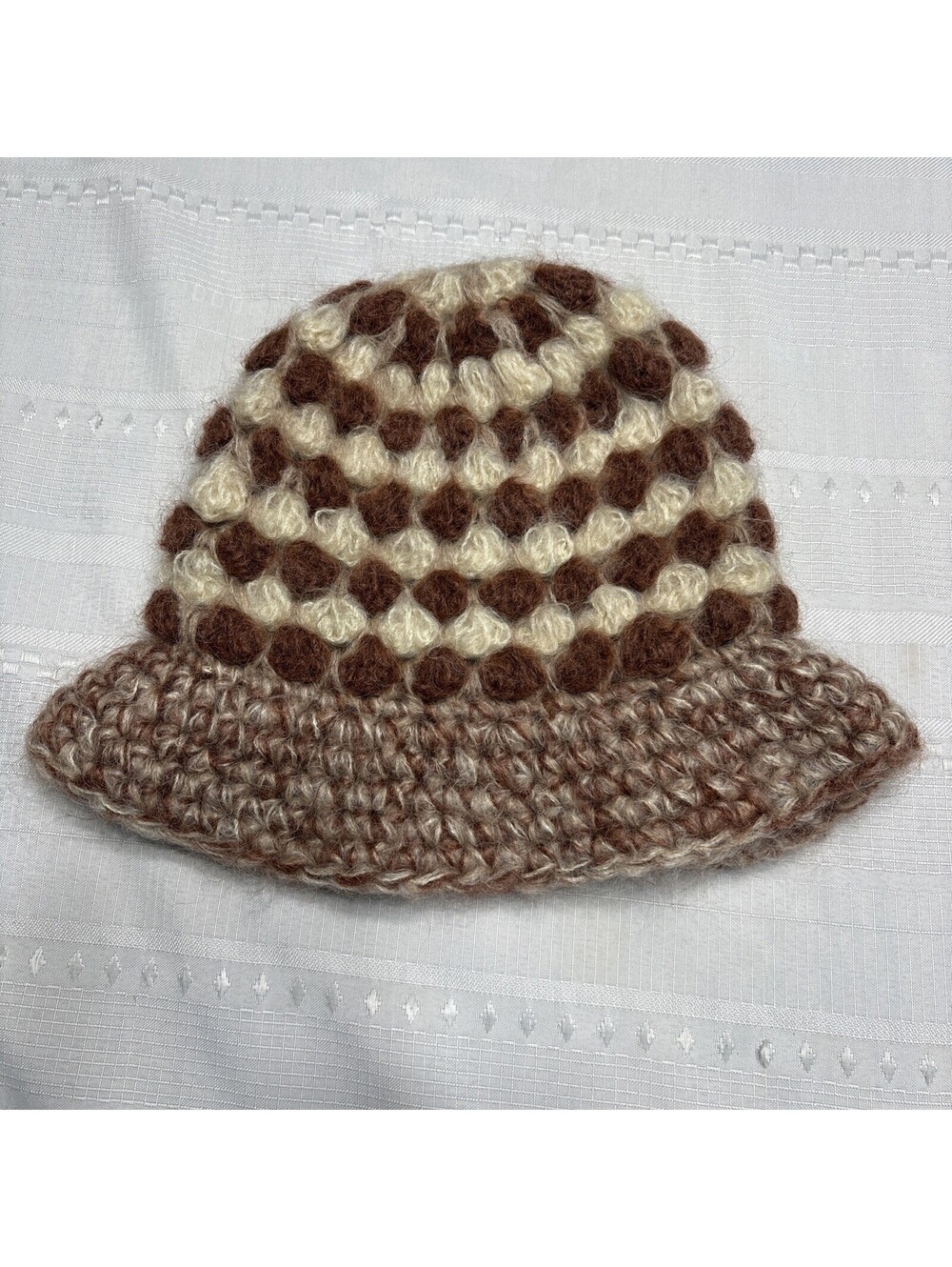 VINTAGE-90 % Wool Blend Italian Knitali Knit Cap Cream/Brown Made in Italy